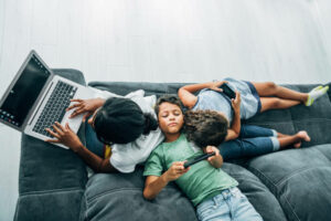 How You Can Control Smartphone Activities Of Your Child 2-Phone Monitoring App