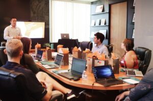 2-How To Choose The Right Software Development Partner