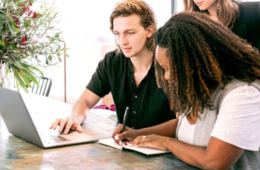 Online Marketing Degree: 6 Reasons to Choose